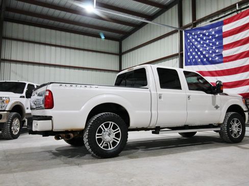 Used 2016 Ford F250 Platinum w/ FX4 Off-Road Package image 12