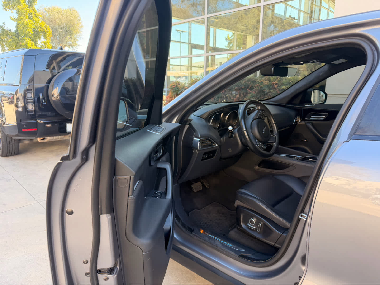 Used 2020 Jaguar F-PACE Premium AWD/4WD image 5