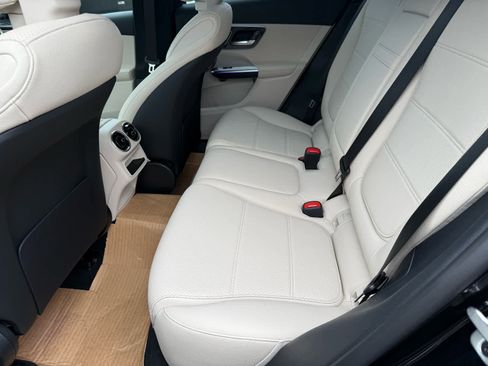 Used 2026 Mercedes-Benz GLC 350e 4MATIC image 11