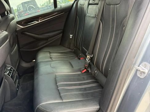 Used 2018 BMW 530i RWD image 10