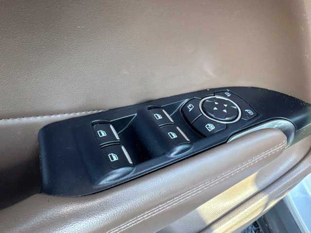 Used 2017 Lincoln MKC Reserve w/ Lincoln MKC Climate Package AWD/4WD image 9