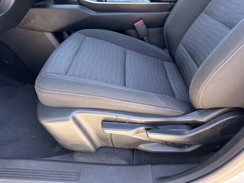 Used 2025 Chevrolet Equinox LT FWD image 16