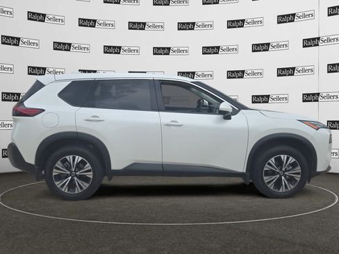 Used 2021 Nissan Rogue SV FWD image 7