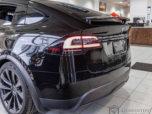 Used 2022 Tesla Model X image 15