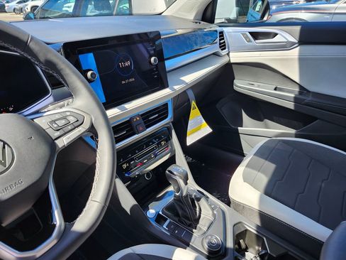 New 2026 Volkswagen Taos SE AWD/4WD image 7