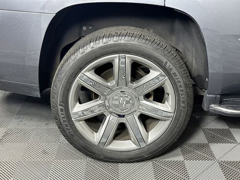 Used 2018 Cadillac Escalade Luxury image 17