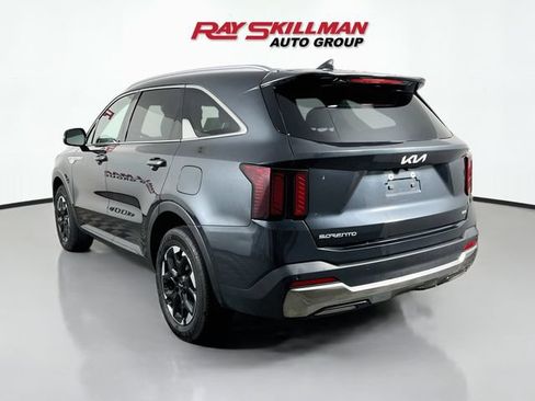 Used 2024 Kia Sorento S AWD/4WD image 5