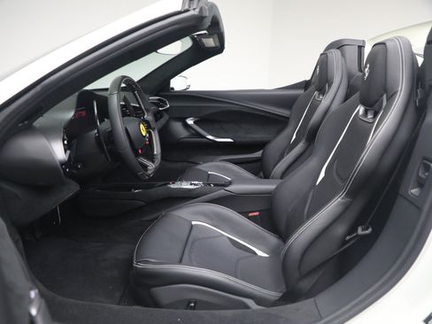 Used 2025 Ferrari 296 GTS RWD image 13