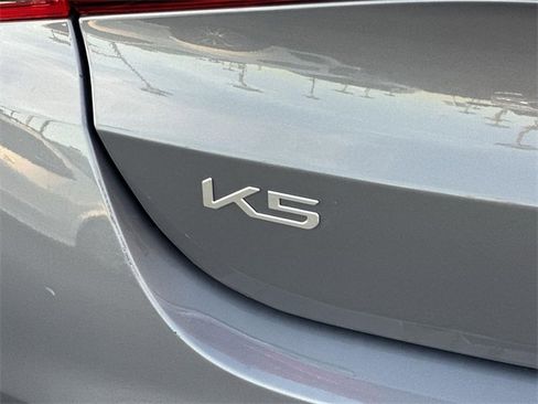 Used 2023 Kia K5 EX image 32