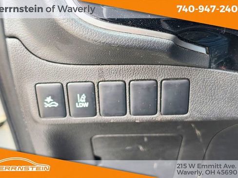 Used 2020 Mitsubishi Outlander LE image 17