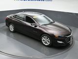 Used 2020 Chevrolet Malibu LT image 2