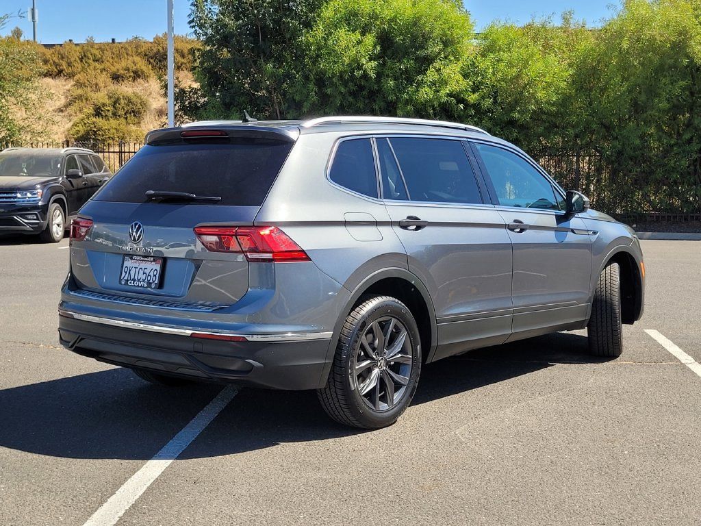 Used 2023 Volkswagen Tiguan SE FWD image 5