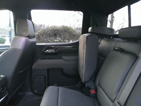 Used 2024 Chevrolet Silverado 1500 ZR2 w/ Technology Package image 29