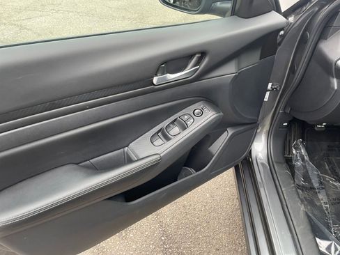 Used 2025 Nissan Altima 2.5 SV image 20