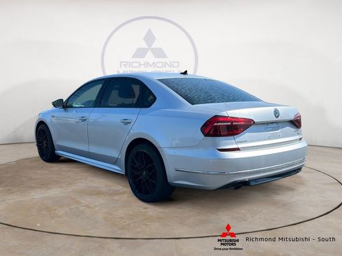 Used 2018 Volkswagen Passat 2.0T R-Line FWD image 5