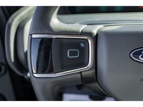 New 2026 Ford Expedition Active image 12