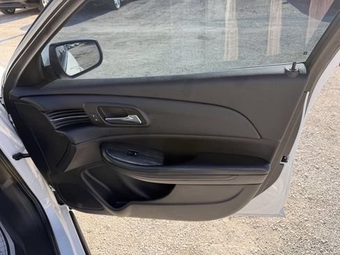 Used 2015 Chevrolet Malibu LT w/ Power Convenience Package image 17