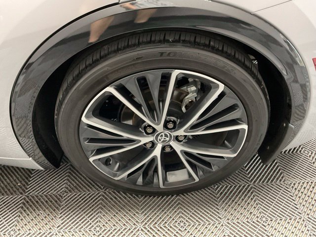 Used 2024 Toyota Prius XLE FWD image 40