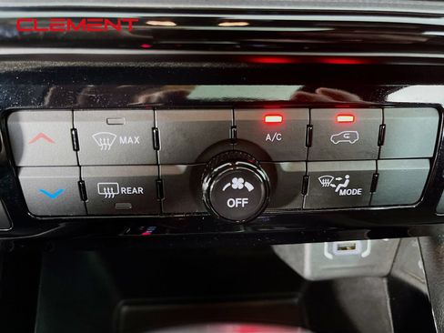 Used 2022 Jeep Compass Latitude w/ Sun and Sound Group AWD/4WD image 22