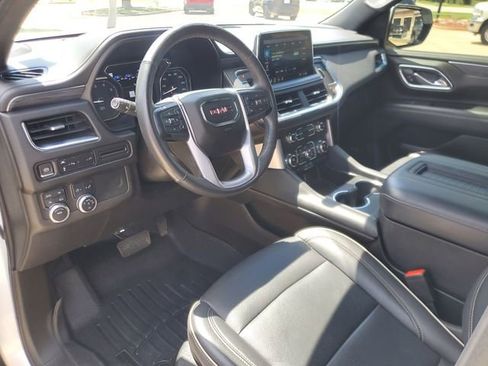 Used 2021 GMC Yukon XL SLT w/ SLT Premium Package AWD/4WD image 20
