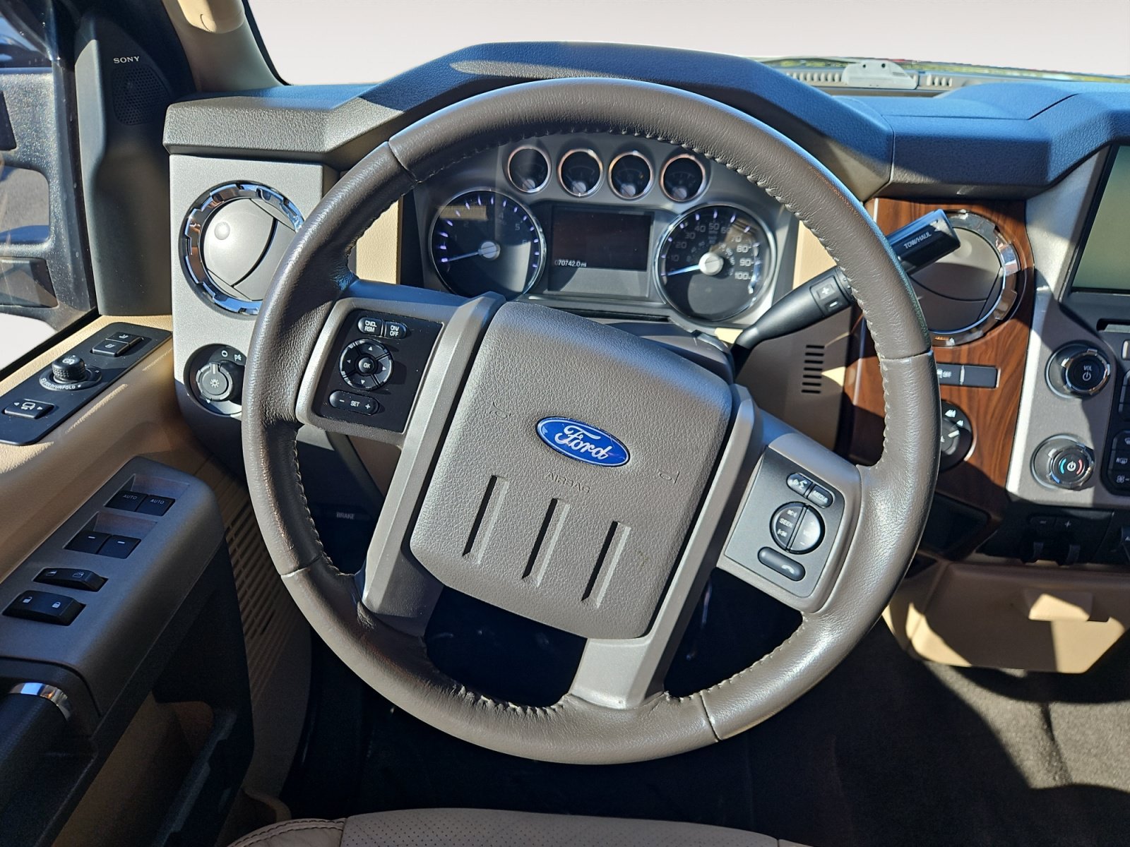 Used 2016 Ford F350 Lariat AWD/4WD image 12