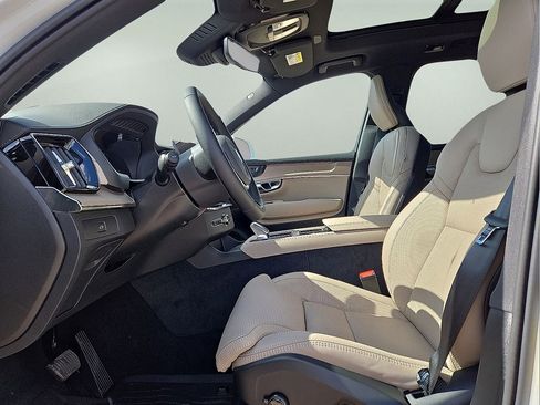 New 2026 Volvo XC90 B6 Ultra image 24