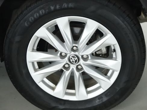 Certified 2023 Toyota Corolla Cross LE AWD/4WD image 36