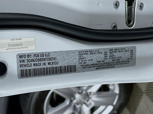 Used 2022 Jeep Compass Latitude image 12