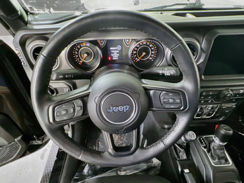 Used 2023 Jeep Gladiator Sport AWD/4WD image 10