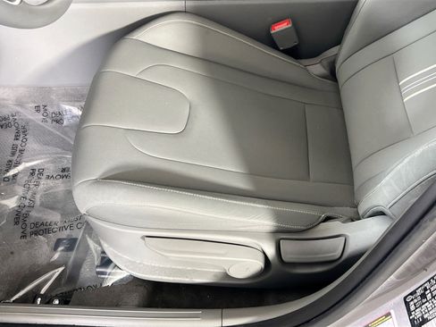 Used 2023 Hyundai Elantra SEL FWD image 18
