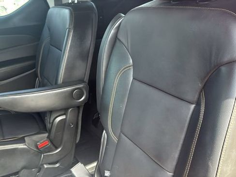 Used 2018 Chevrolet Traverse LT w/ LPO, Floor Liner Package FWD image 24