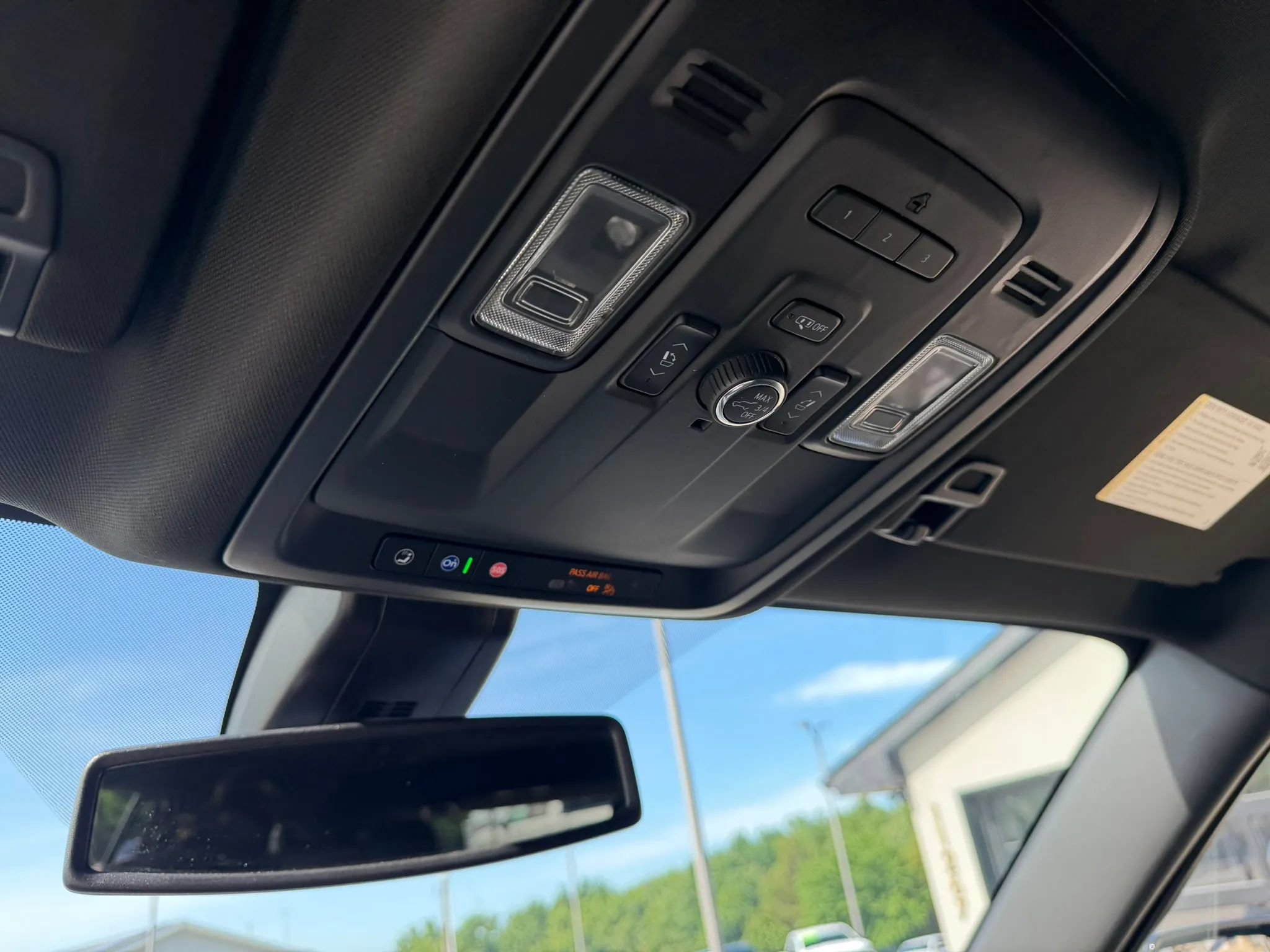 Used 2021 GMC Yukon Denali AWD/4WD image 32