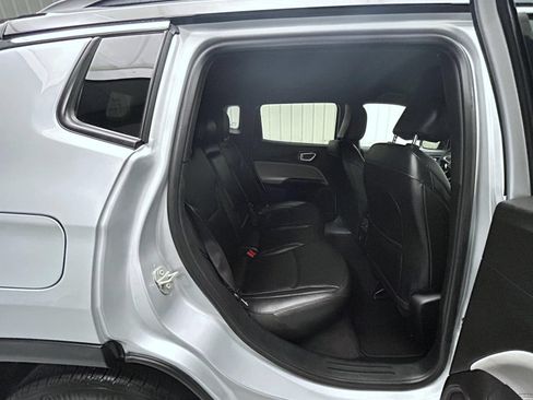 Used 2025 Jeep Compass Limited AWD/4WD image 18