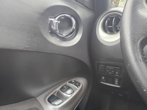 Used 2012 Nissan Juke SL AWD/4WD image 31