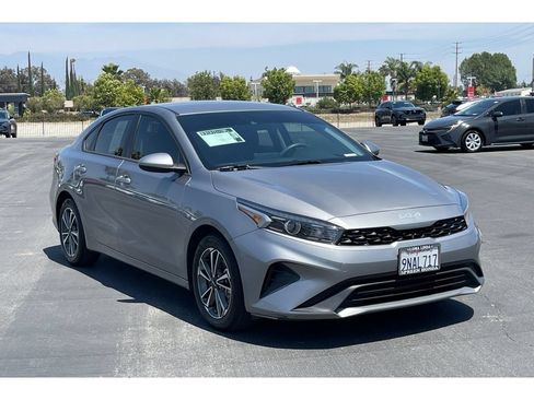 Used 2023 Kia Forte LXS FWD image 8