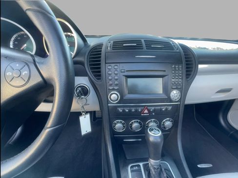 Used 2009 Mercedes-Benz SLK 300 image 39