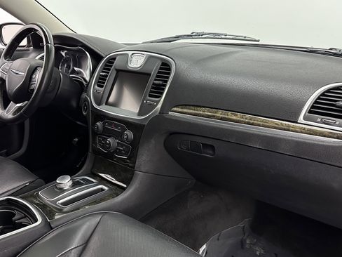 Used 2016 Chrysler 300 C AWD/4WD image 33