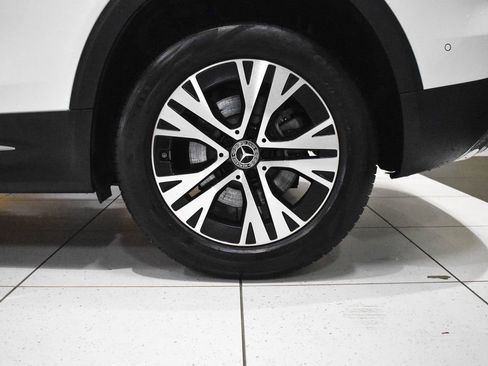 Certified 2024 Mercedes-Benz GLB 250 4MATIC image 11