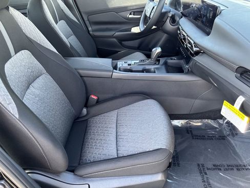 New 2026 Nissan Sentra SV w/ Floor Mat Package FWD image 9