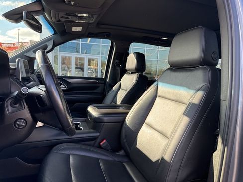 Used 2021 Chevrolet Suburban LT w/ LT Signature Plus Package image 16