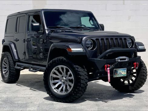 Used 2021 Jeep Wrangler Unlimited Sahara AWD/4WD image 21