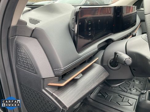 Used 2023 Nissan Ariya AWD image 19