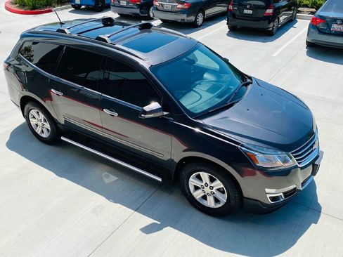 Used 2014 Chevrolet Traverse LT w/ LPO, 'HIT The Road' Package FWD image 14