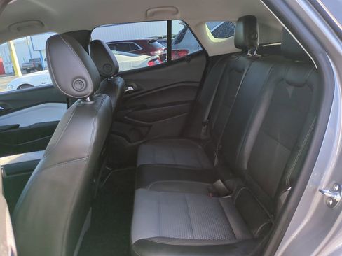 Certified 2025 Chevrolet Trax LT w/ Driver Confidence Package FWD image 14