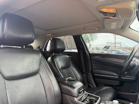 Used 2016 Chrysler 300 C RWD image 26