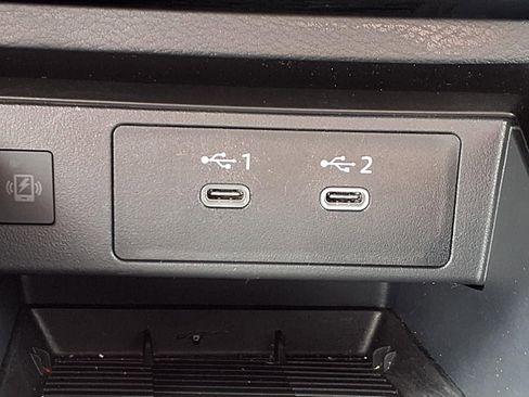 Used 2025 Nissan Kicks SR AWD/4WD image 8