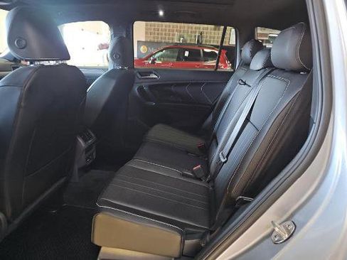 Used 2023 Volkswagen Tiguan SE R-Line image 8