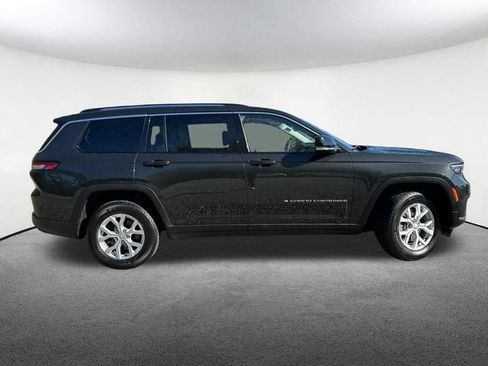 Used 2023 Jeep Grand Cherokee L Limited AWD/4WD image 18