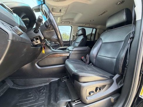 Used 2018 Chevrolet Suburban LS RWD image 11