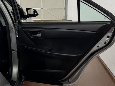 Used 2017 Toyota Camry LE FWD image 28